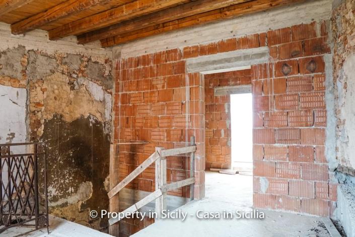 Image No.4-4 Bed Townhouse for sale