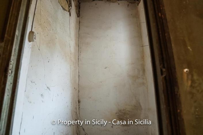 Image No.32-4 Bed Townhouse for sale