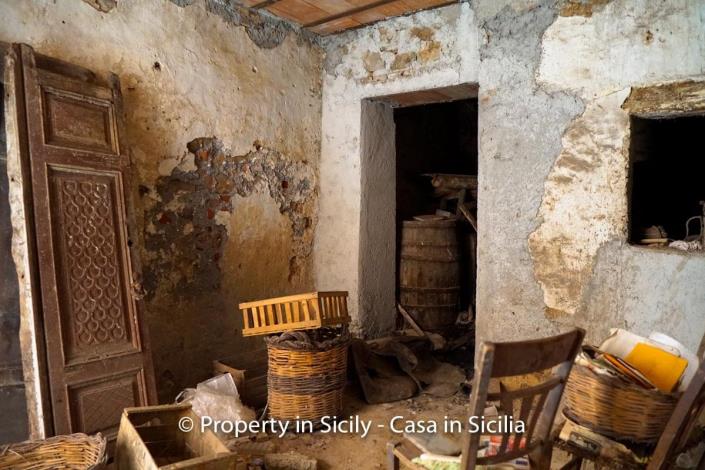 Image No.7-2 Bed Townhouse for sale