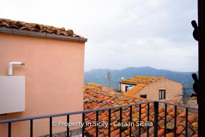 Image No.14-2 Bed Townhouse for sale