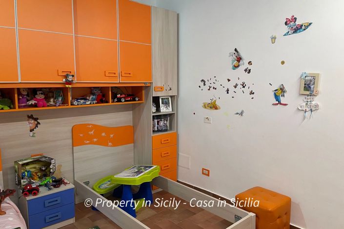 Image No.15-2 Bed House for sale