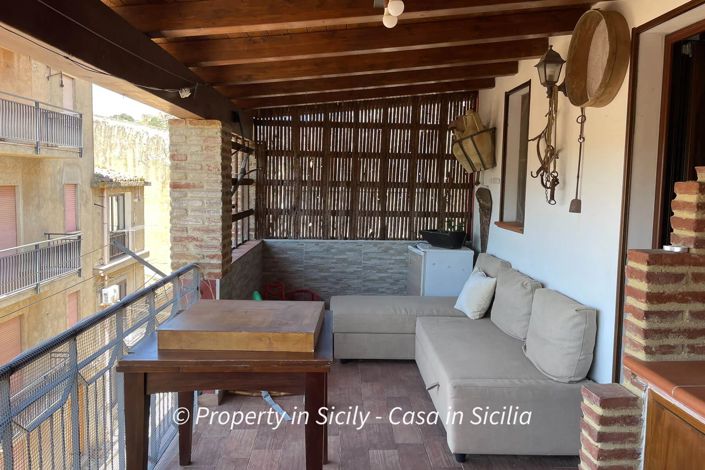 Image No.19-2 Bed House for sale