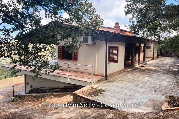 Image No.4-4 Bed Villa for sale