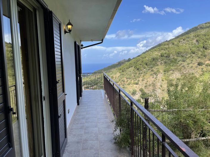 Image No.20-2 Bed Villa for sale