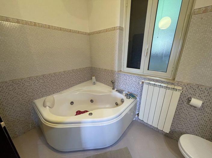 Image No.27-2 Bed Villa for sale