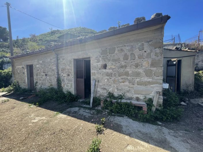 Image No.1-2 Bed House for sale
