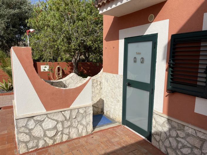 Image No.17-4 Bed House for sale