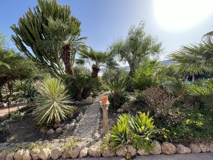 Image No.20-4 Bed House for sale