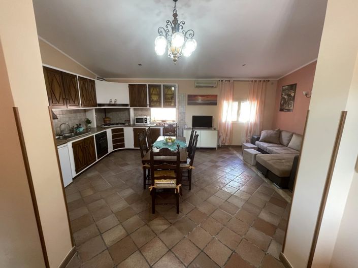 Image No.26-4 Bed House for sale