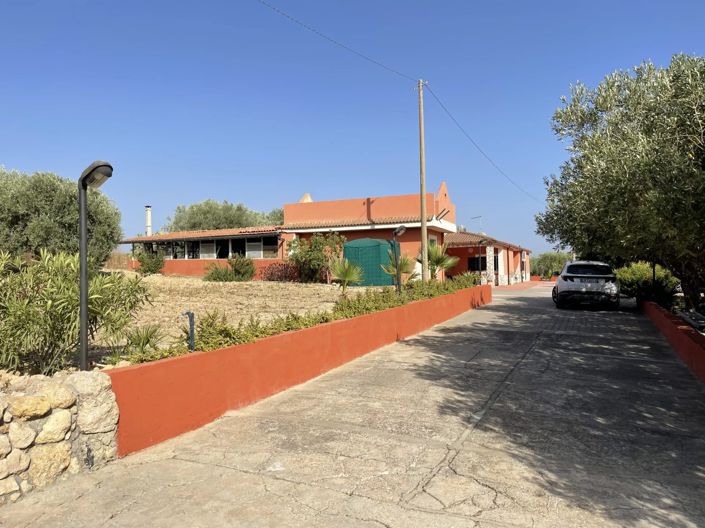 Image No.7-4 Bed House for sale