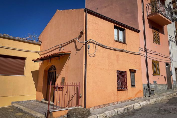 Image No.10-3 Bed Apartment for sale