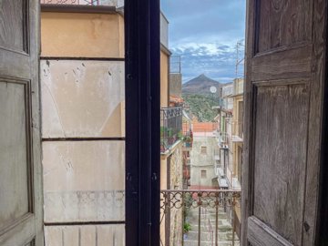 1 - Isnello, House