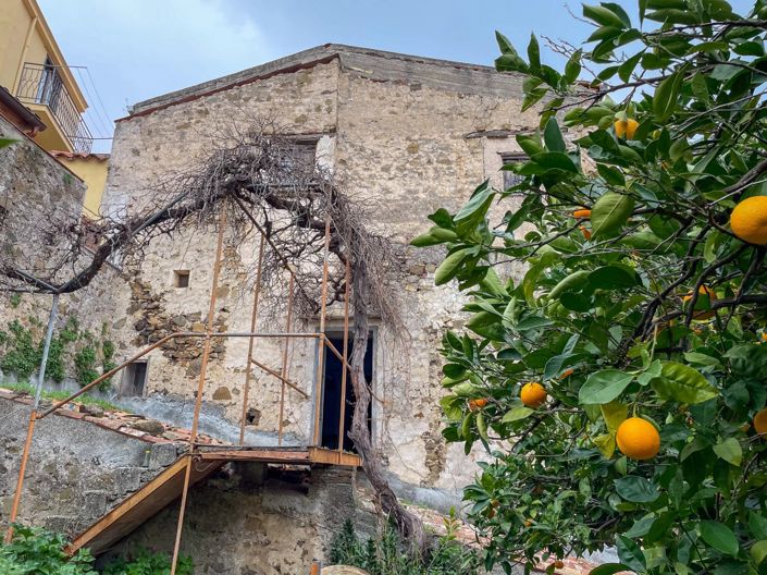 Image No.6-7 Bed House for sale