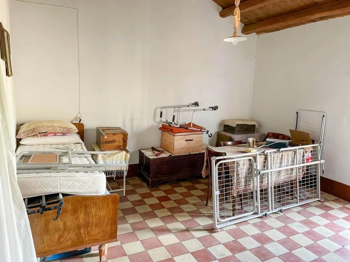 Image No.10-2 Bed House for sale