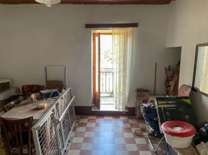 Image No.11-2 Bed House for sale