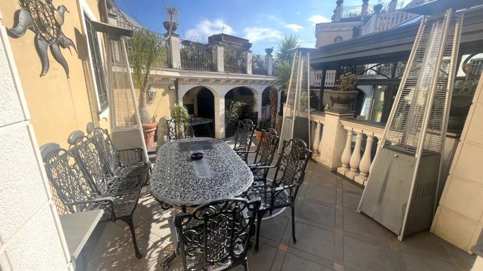 Image No.15-10 Bed Villa for sale