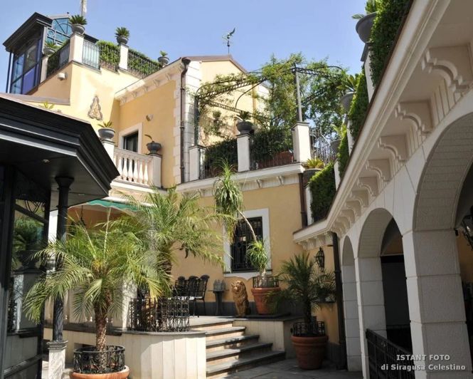 Image No.3-10 Bed Villa for sale