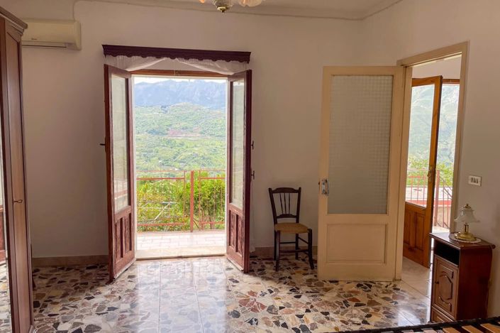 Image No.11-3 Bed Apartment for sale