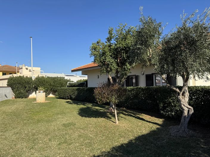 Image No.30-2 Bed Villa for sale