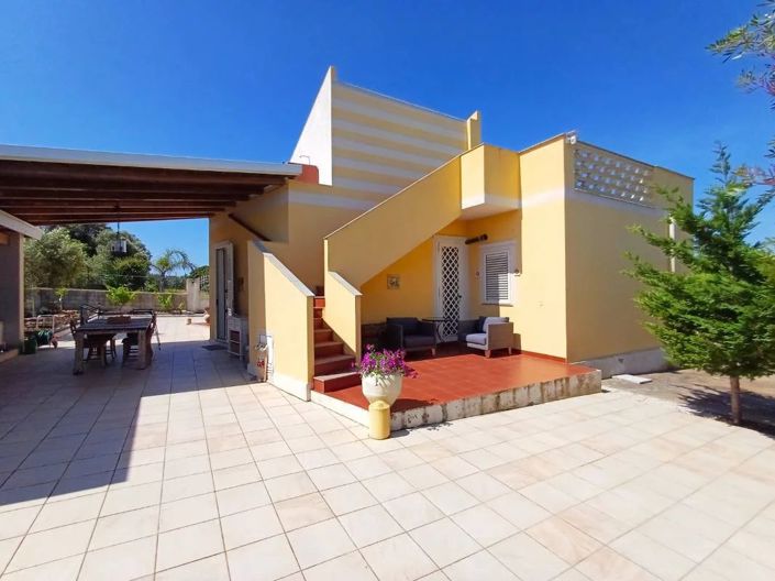 Image No.1-3 Bed Villa for sale