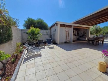 d51ce42dd66651d3e5d637b343151f61baa9b7db8e106