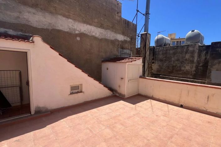 Image No.14-1 Bed House for sale