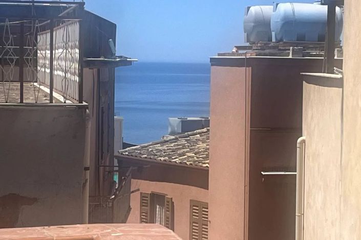 Image No.5-1 Bed House for sale