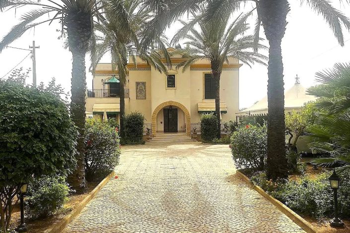 Image No.2-10 Bed Villa for sale