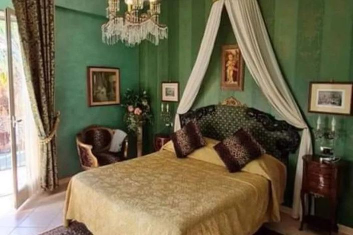 Image No.28-10 Bed Villa for sale