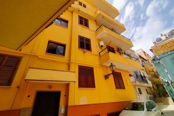 Image No.21-2 Bed Apartment for sale