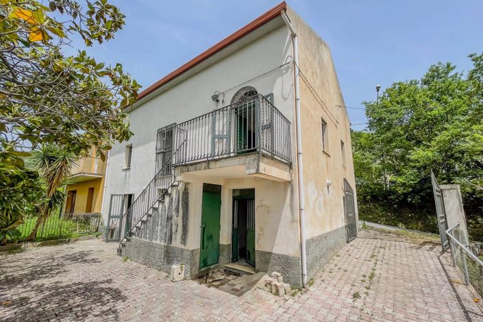 Image No.1-House for sale