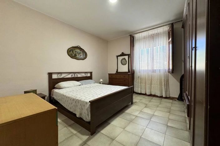 Image No.18-3 Bed Apartment for sale