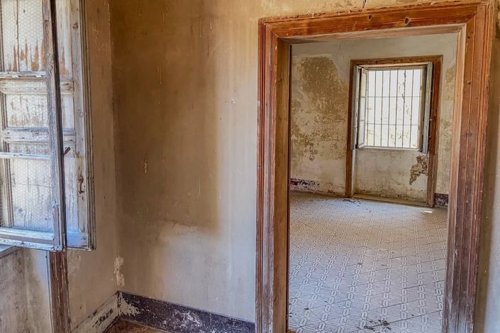 Image No.12-5 Bed House for sale