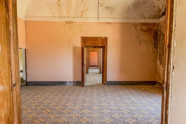 Image No.7-5 Bed House for sale