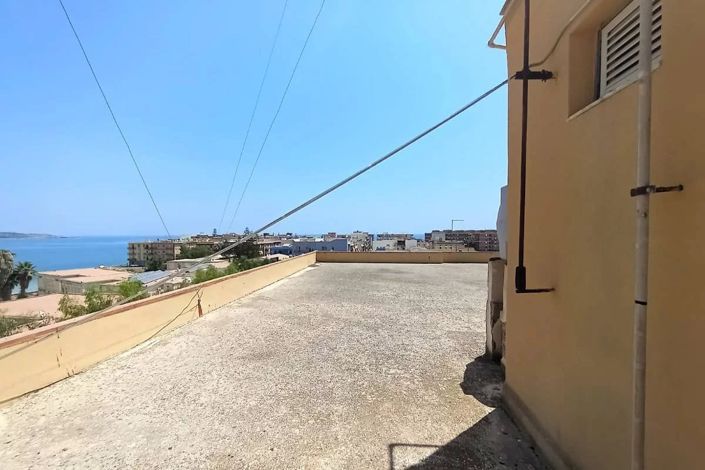 Image No.20-3 Bed Apartment for sale