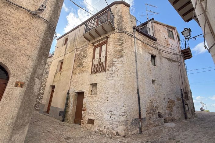 Image No.1-1 Bed House for sale