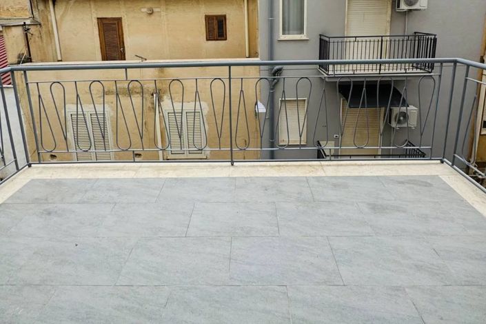 Image No.28-2 Bed Apartment for sale