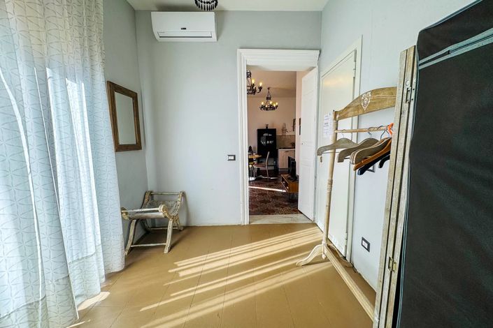 Image No.15-5 Bed Property for sale