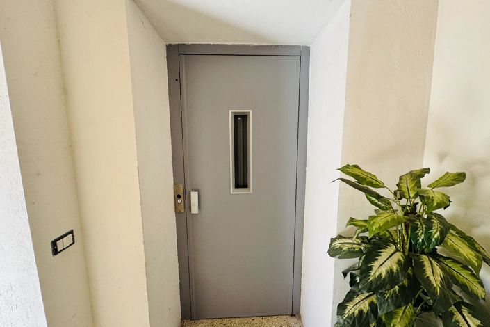 Image No.5-5 Bed Property for sale