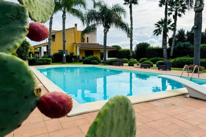 Image No.3-4 Bed Villa for sale