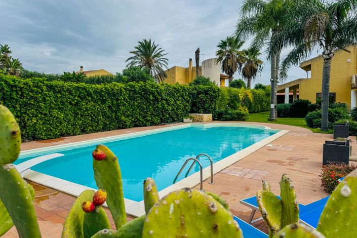 Image No.5-4 Bed Villa for sale