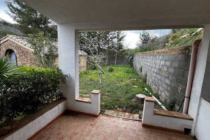 Image No.5-2 Bed House for sale