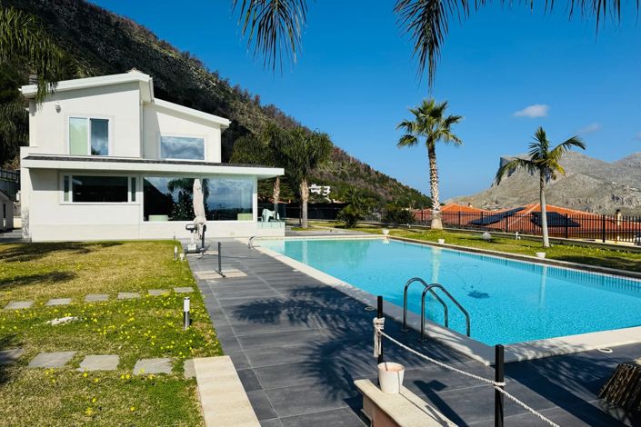 Image No.4-2 Bed Villa for sale