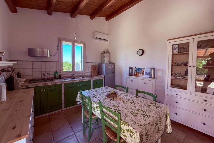 Image No.10-1 Bed House for sale