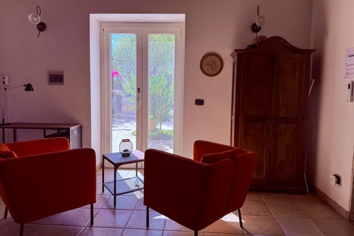 Image No.13-1 Bed House for sale