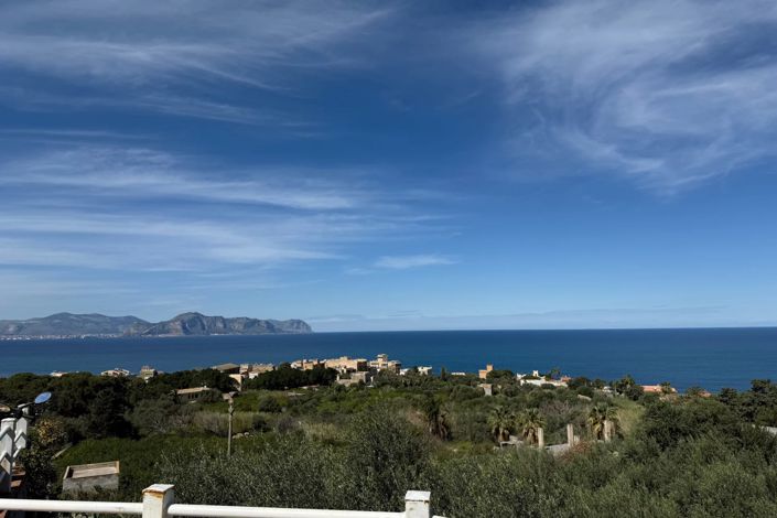 Image No.1-5 Bed Villa for sale