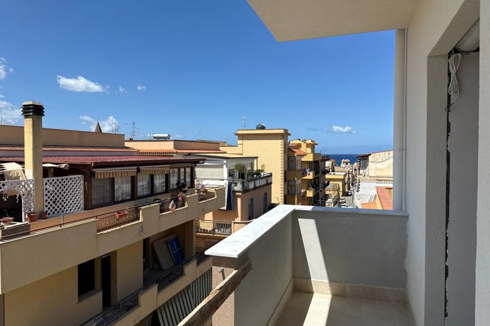 Image No.10-1 Bed Apartment for sale