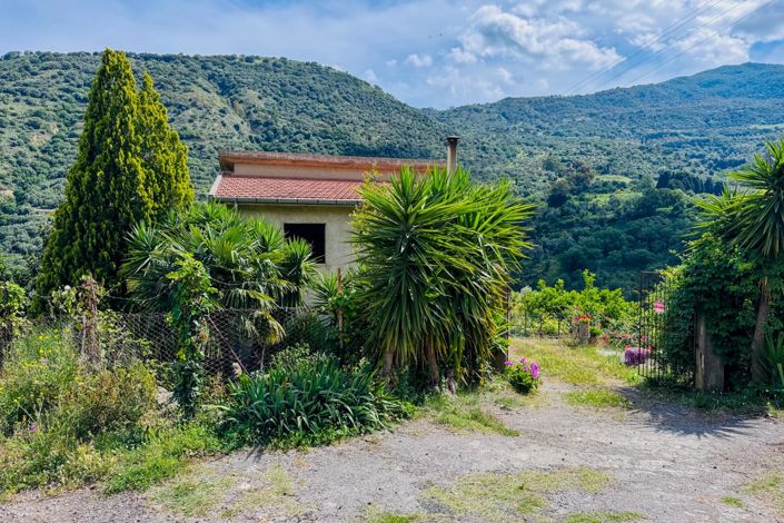 Image No.1-3 Bed House for sale