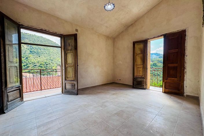 Image No.24-3 Bed House for sale