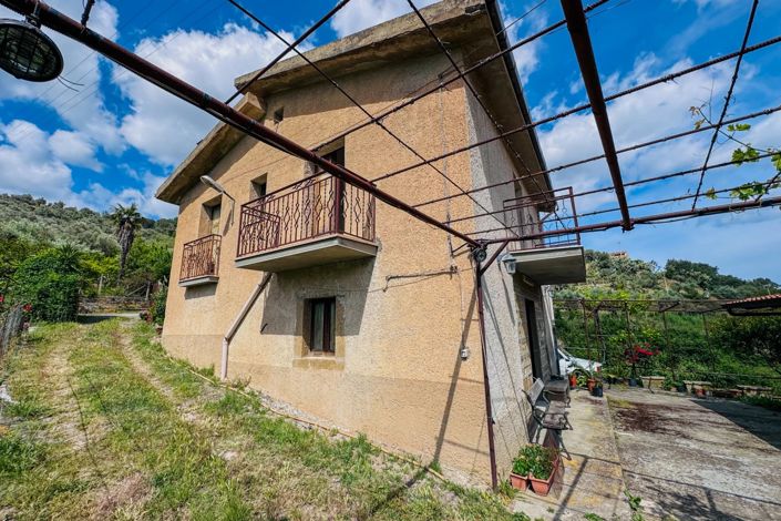 Image No.7-3 Bed House for sale